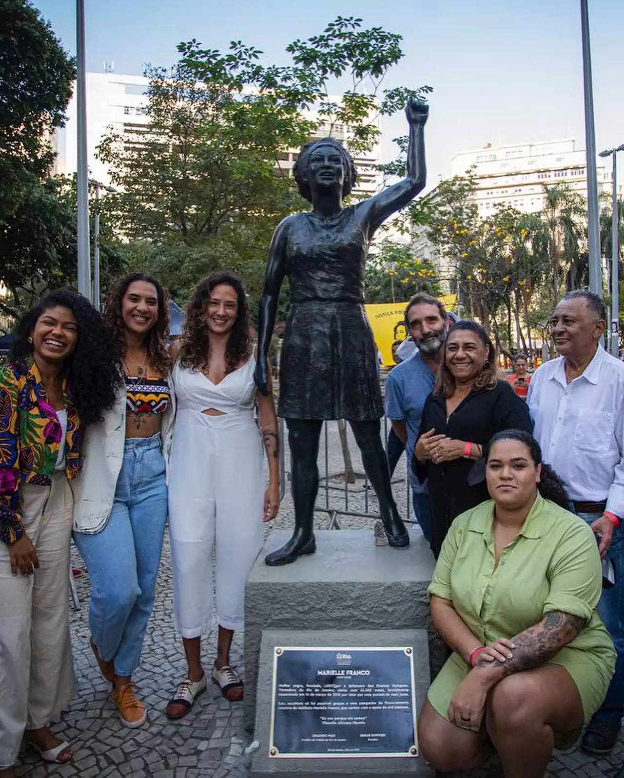 Marielle Franco é homenageada com estátua no Centro do Rio