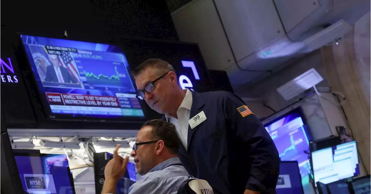 Wall Street drops as shrinking economy brings recession closer