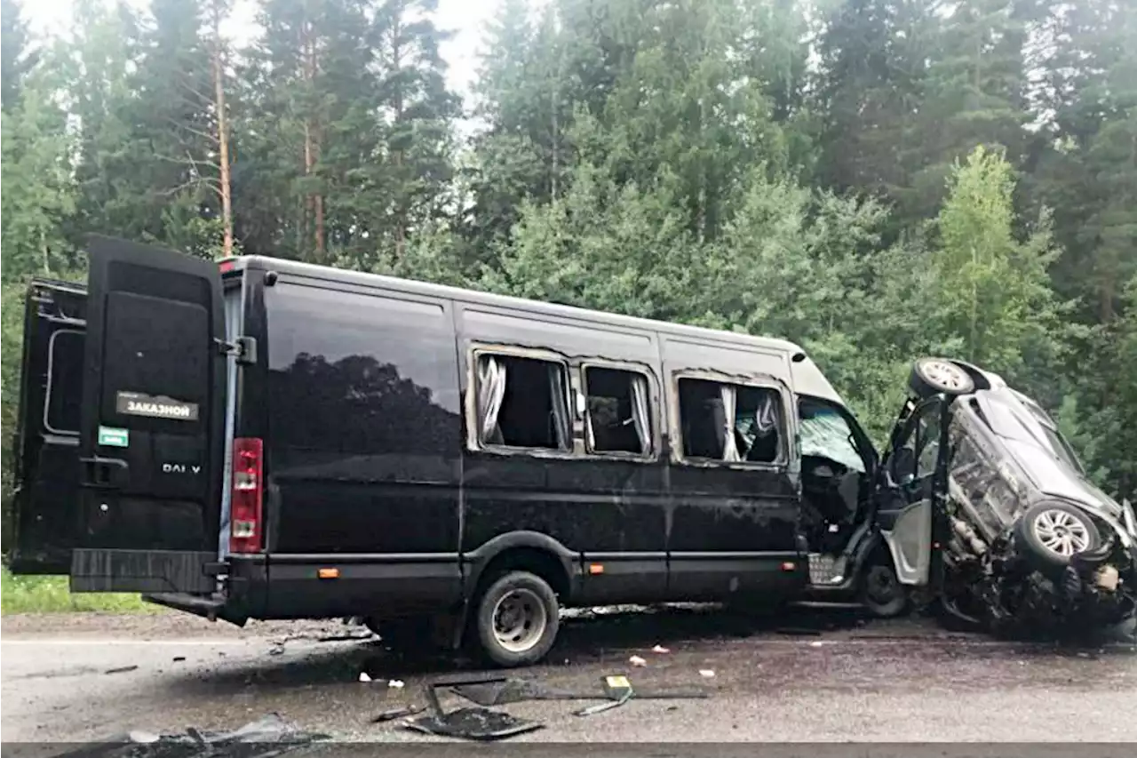 Два человека погибли в ДТП с автобусом под Красноярском - Российская газета