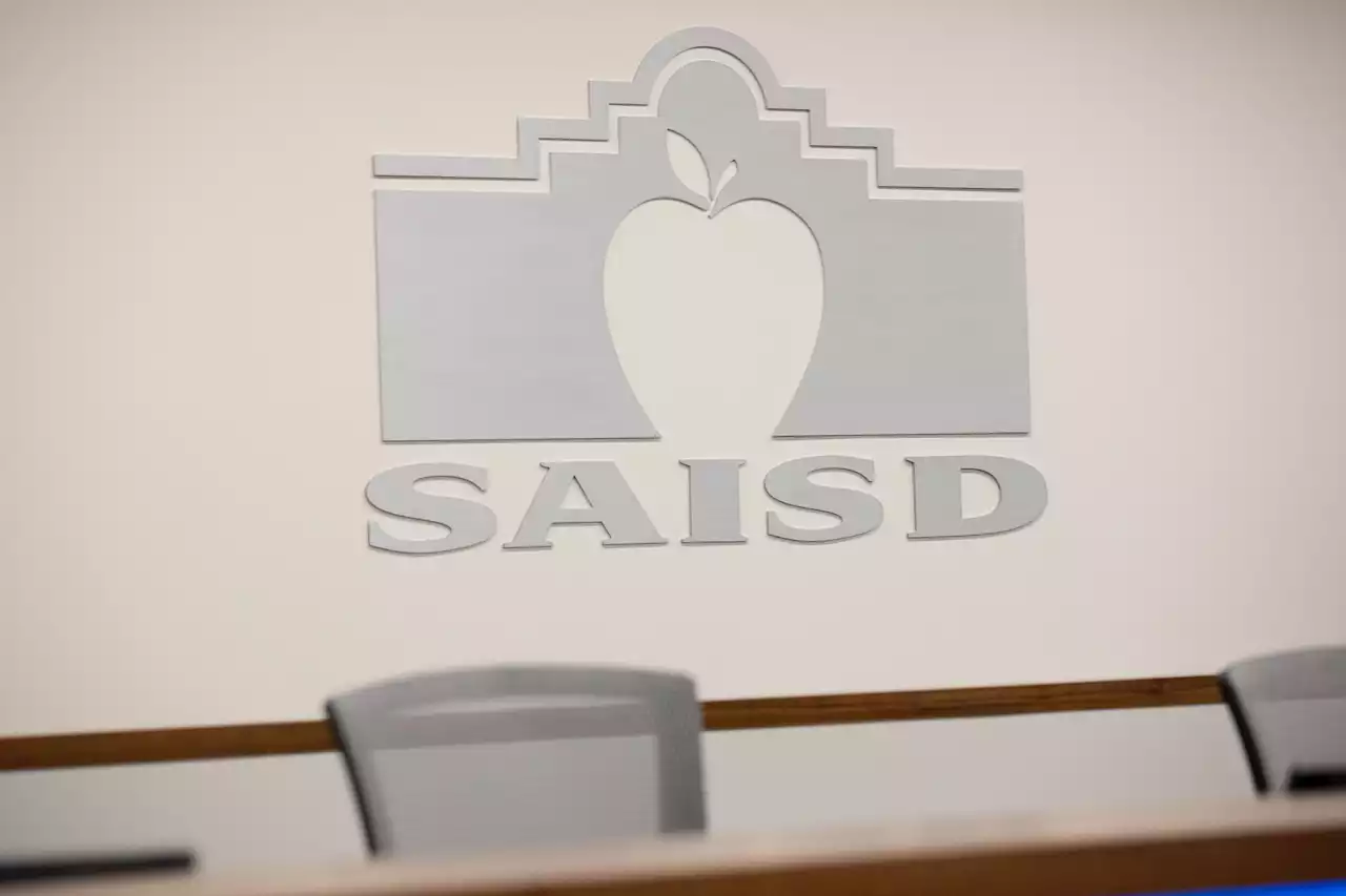 Appeals court hands SAISD a win over staff vaccine mandate