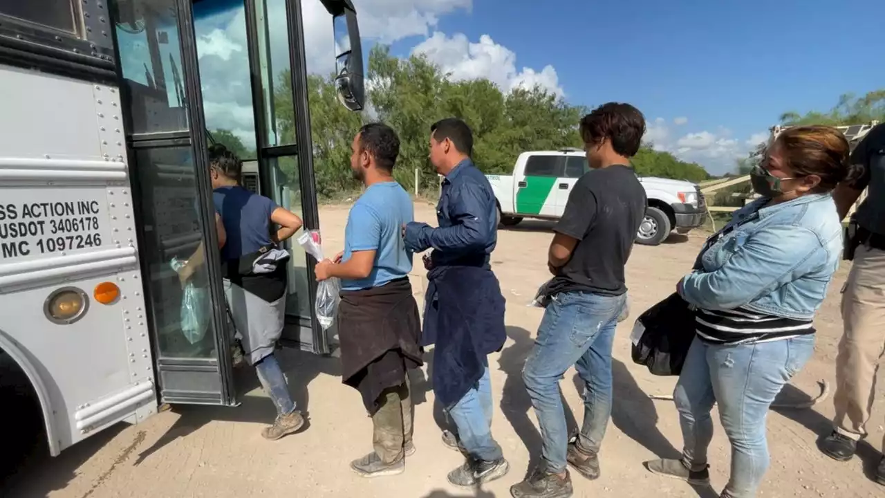 D.C. aid groups call for more resources to help migrants bussed from Texas