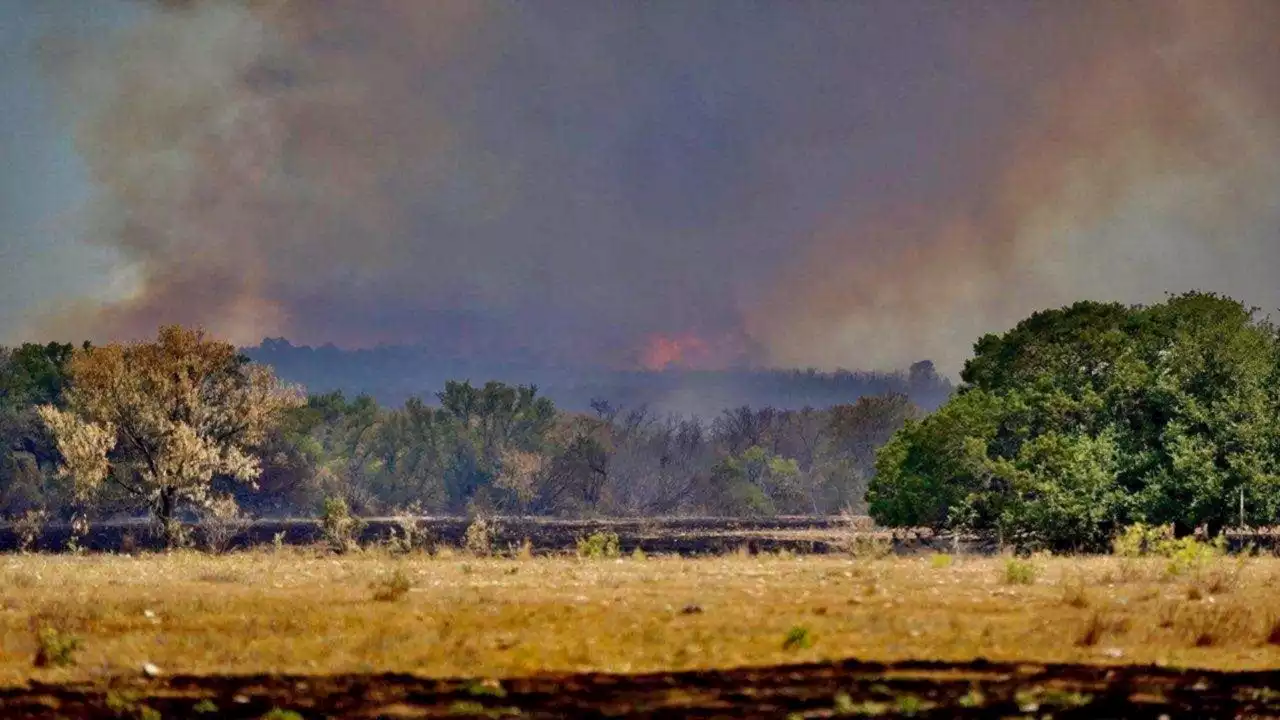 Texas wildfire that's destroyed 16 homes further contained