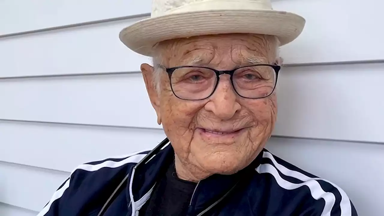 Norman Lear Turns 100, Celebrates By Singing 'That's Amore'