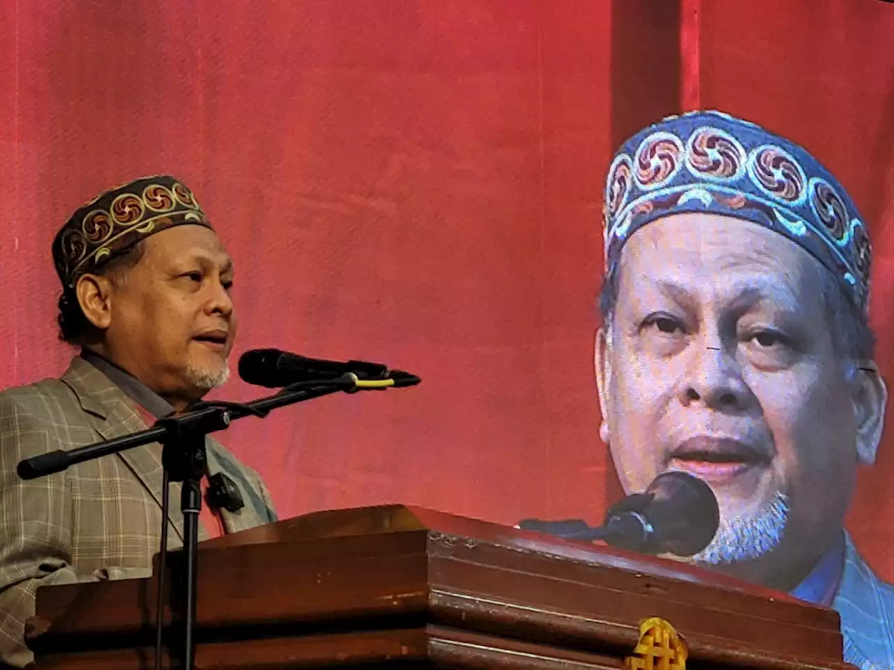 UMNO yang penakut, tidak berani guna logo sendiri