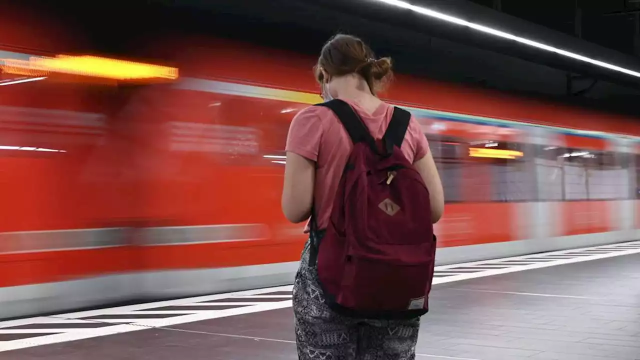 die deutsche bahn schreibt wieder schwarze zahlen