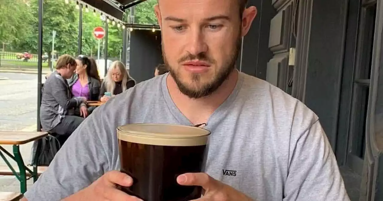 Guinness Guru comes to Belfast to try 'mega pint' tried by Lewis Capaldi