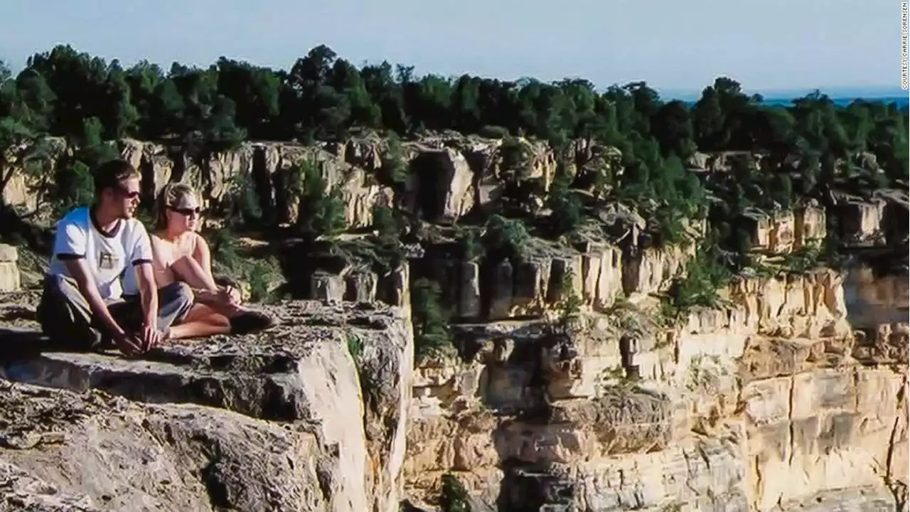 They met as teens at the Grand Canyon. 7 years later they reunited and fell in love