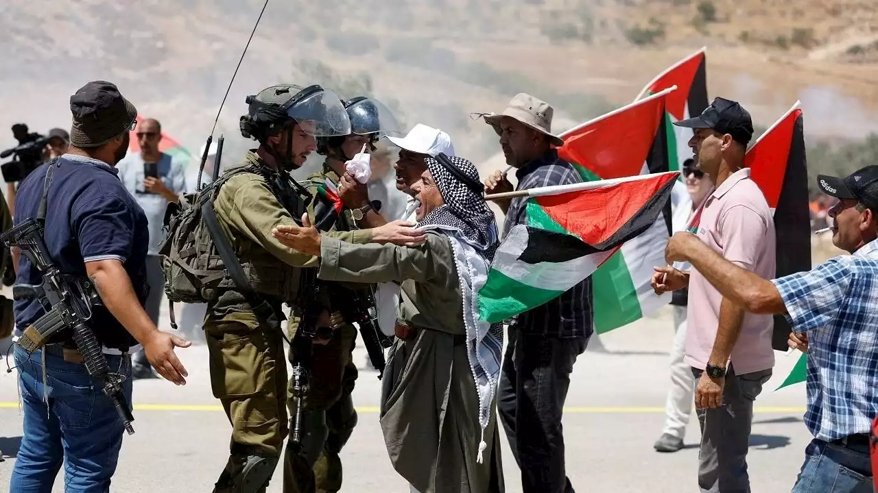 مقتل فلسطيني برصاص الجيش الإسرائيلي خلال مسيرة ضد الاستيطان بالضفة الغربية