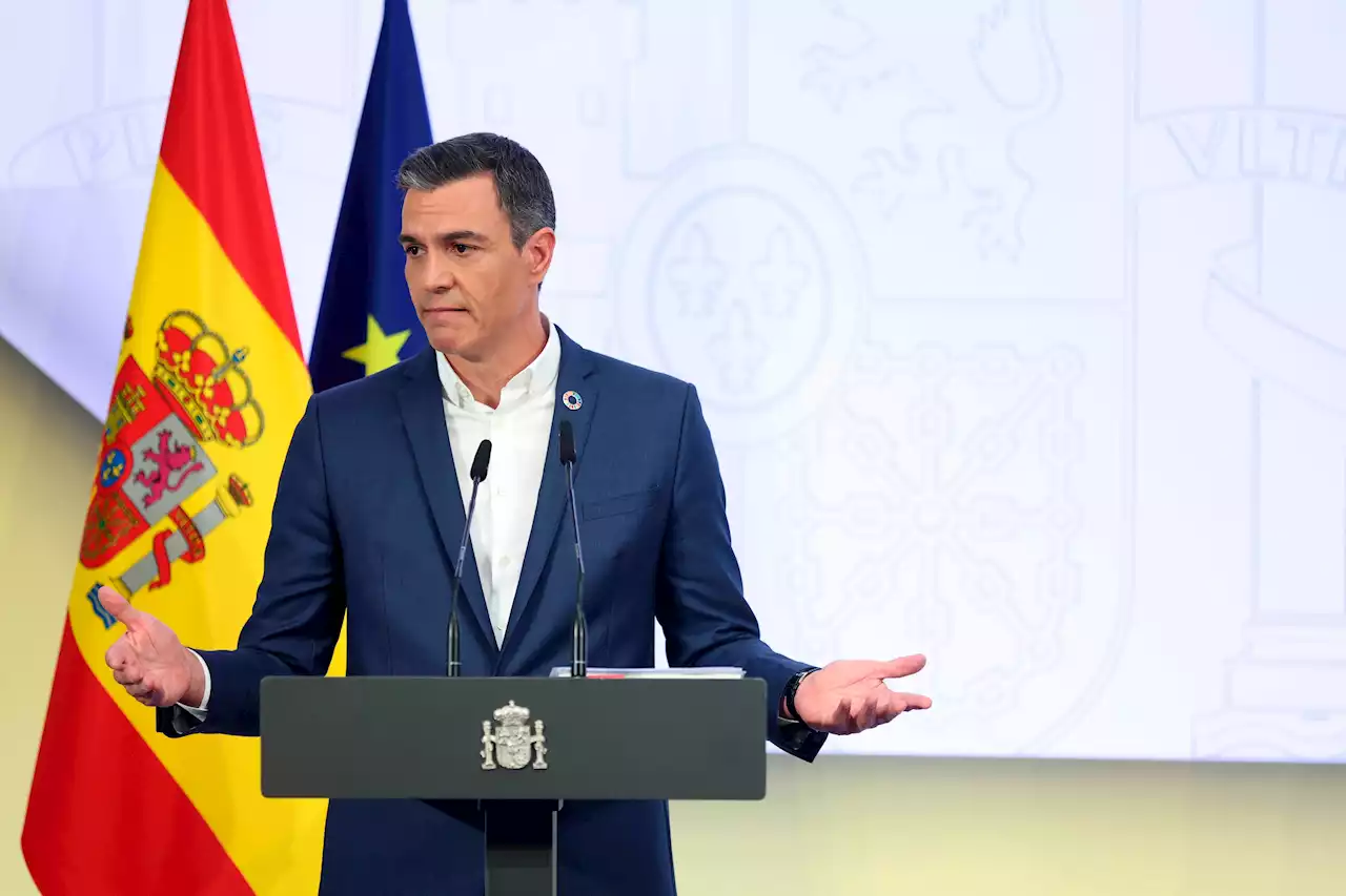 Spain's Prime Minister Suggests Ditching Neckties To Save Energy