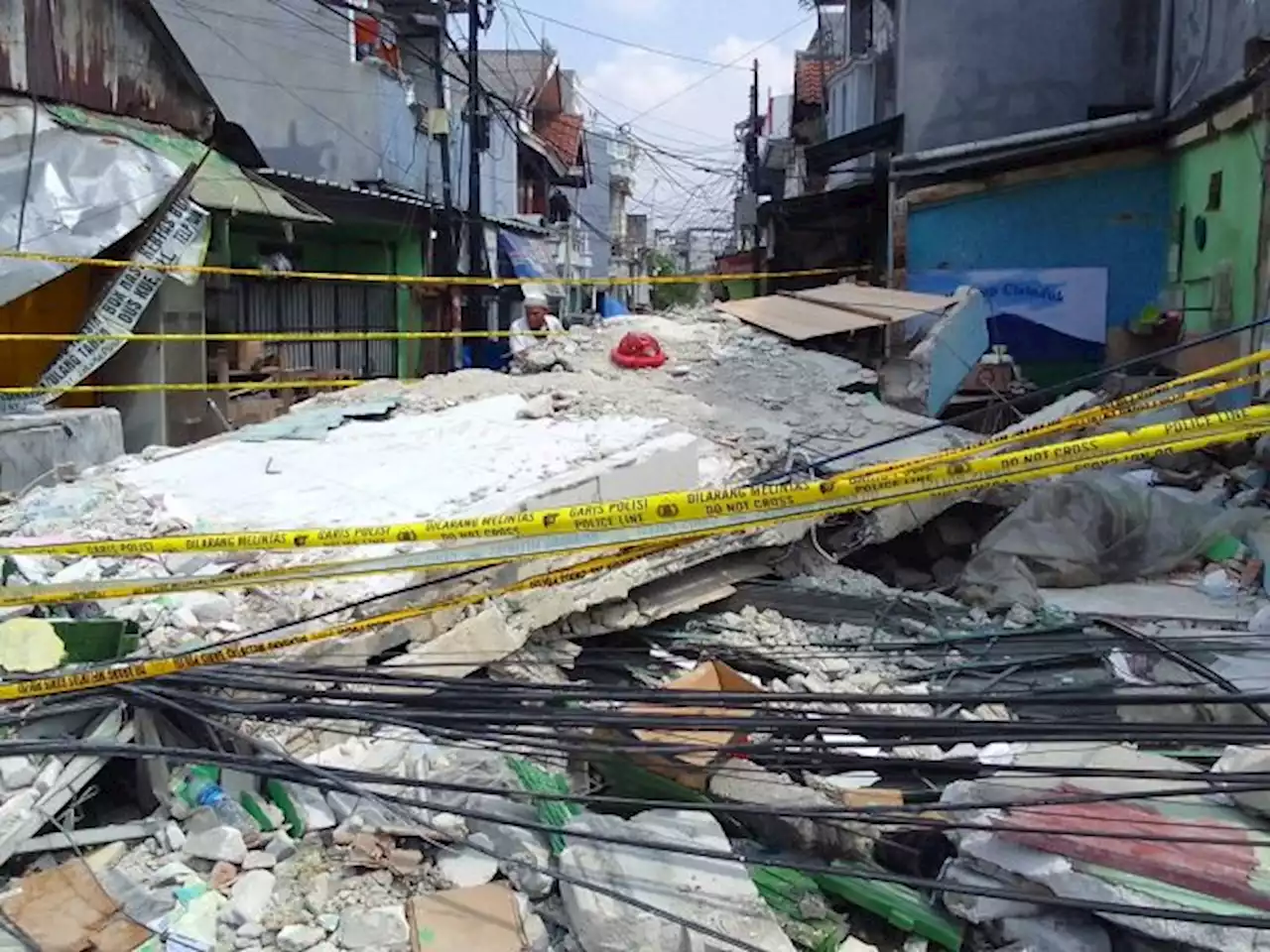 Kronologi Bangunan Rumah di Dekat Pasar Gembrong Roboh