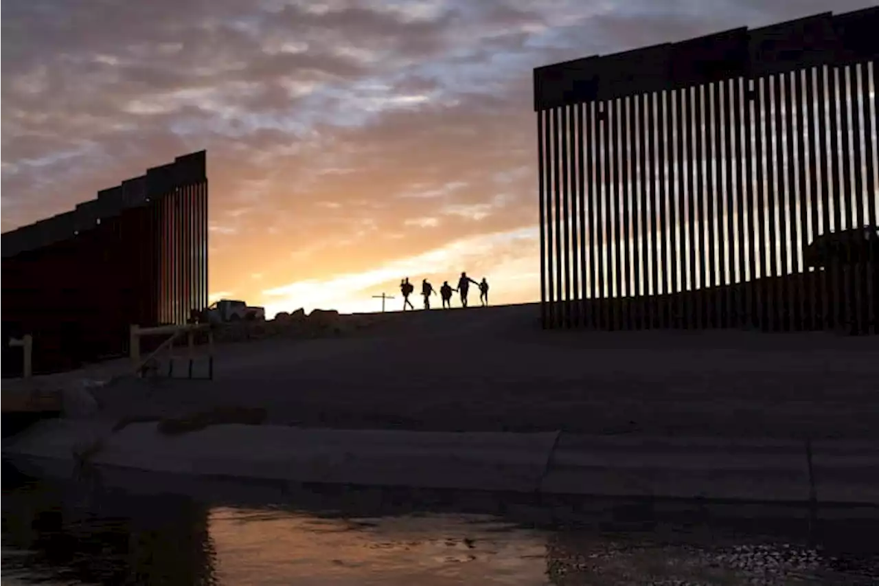 US to fill border wall gaps at open area near Yuma, Arizona