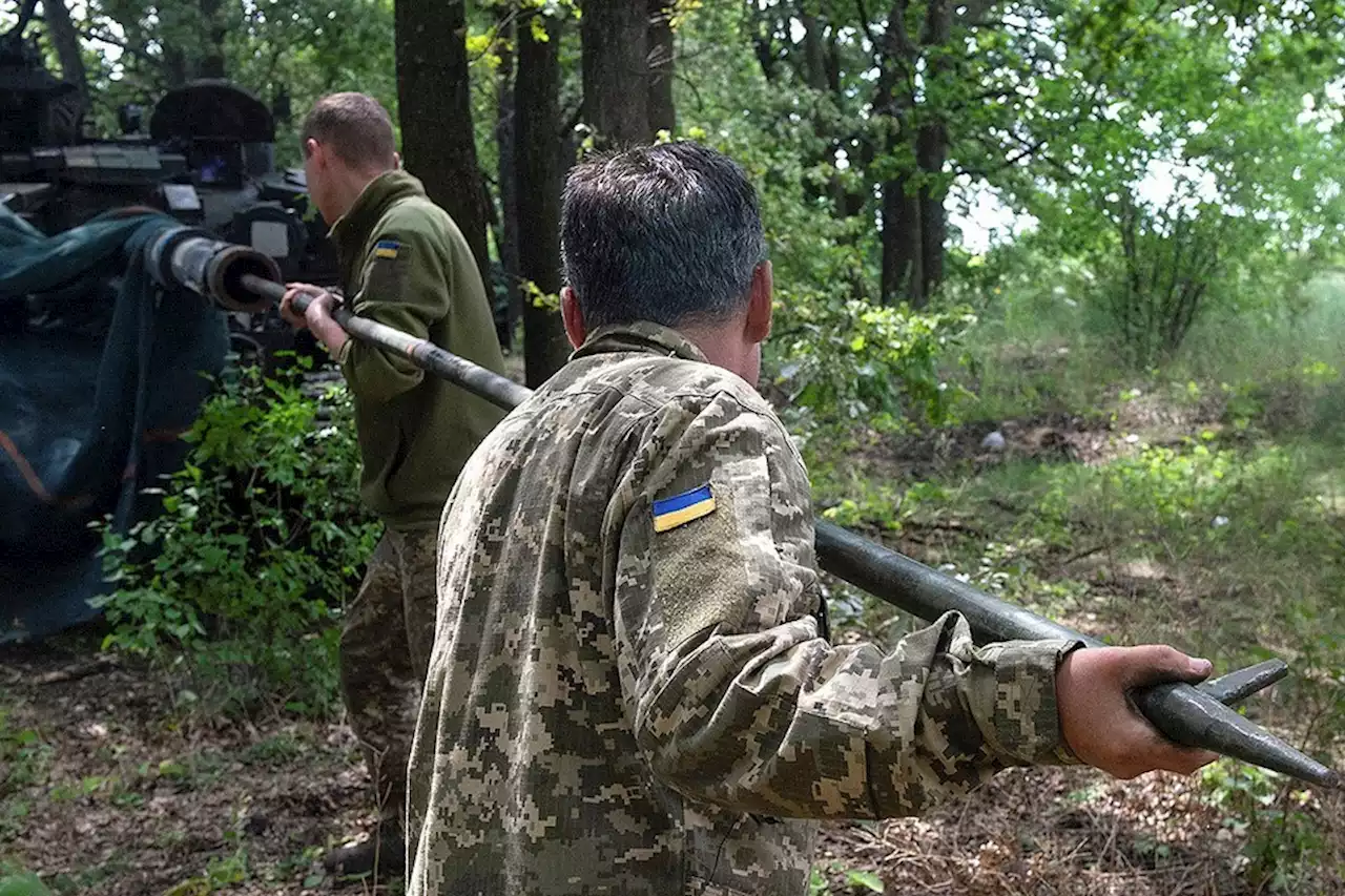 Расстрелы отступающих солдат, ракетный удар по пленным: раскрыто, как Украина уничтожает собственных военных