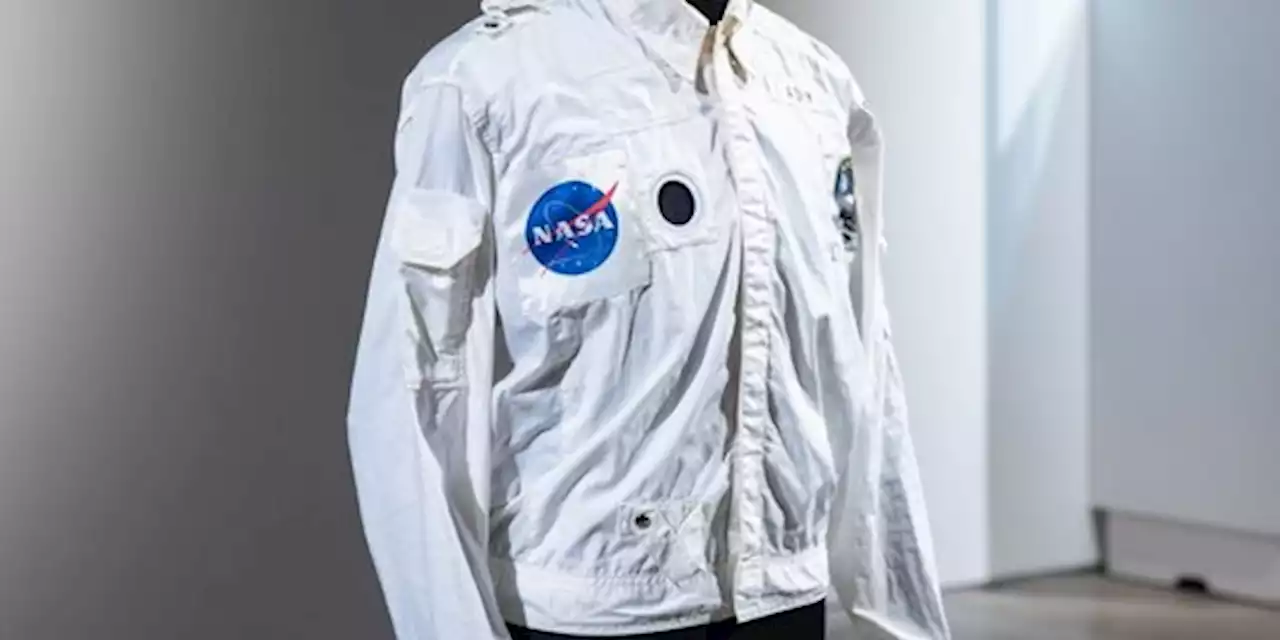 Jaket Buzz Aldrin yang Dipakai Saat Mendarat di Bulan Terjual Rp 41 Miliar | merdeka.com