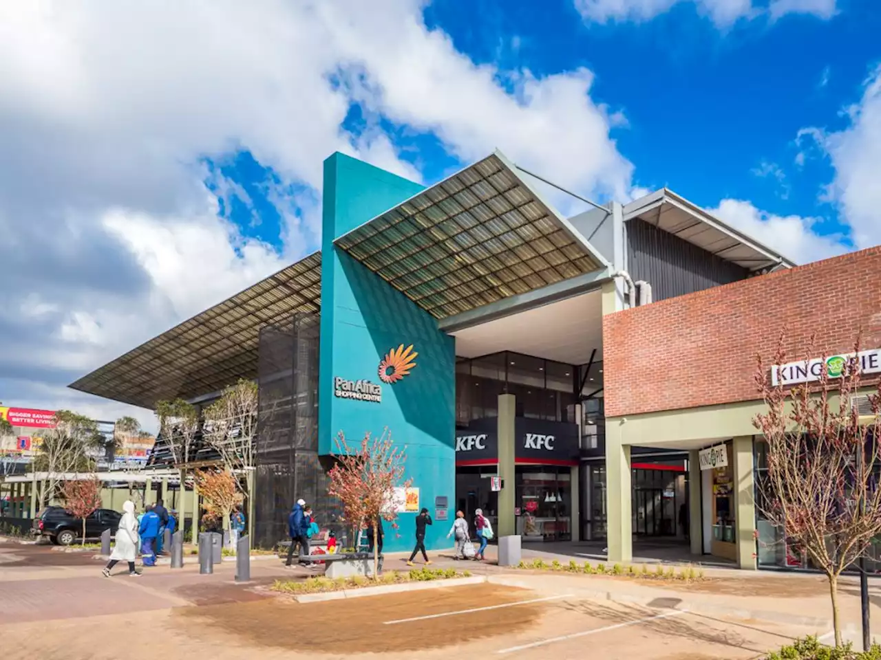 Vukile buys Alexandra’s Pan Africa Shopping Centre for R669m