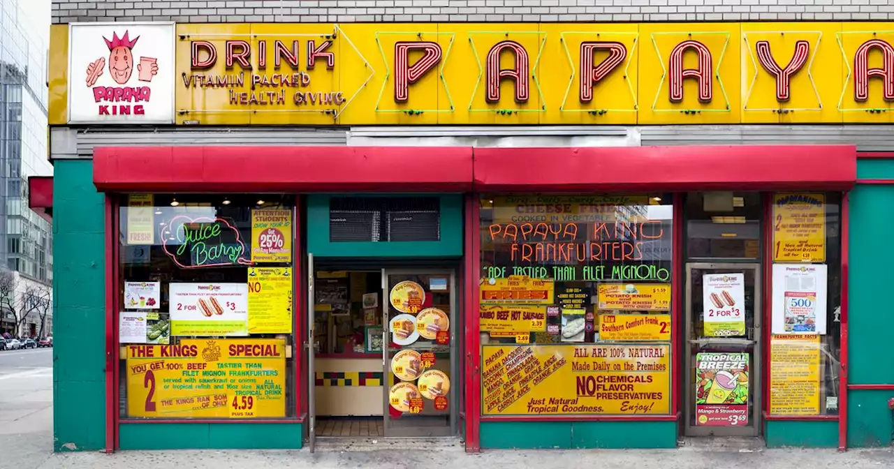 A Final Trip to Papaya King on the Eve of Its Likely Destruction