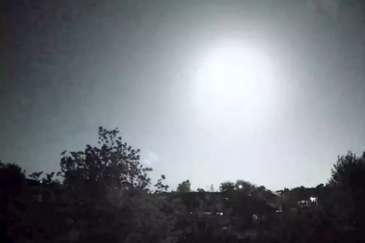 Great balls of fire! Fireball illuminates night sky above Texas