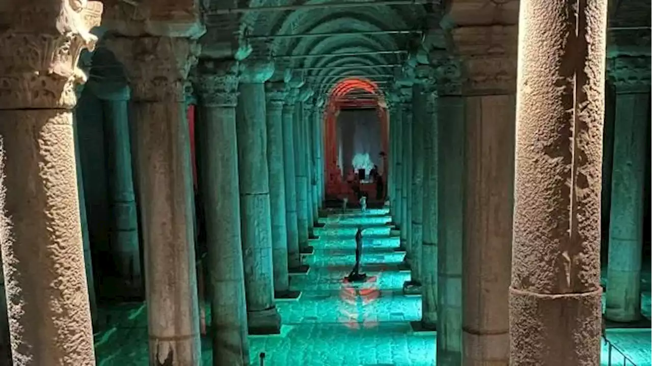 Istanbul's Basilica Cistern Is an Otherworldly Collision of the Past and Present