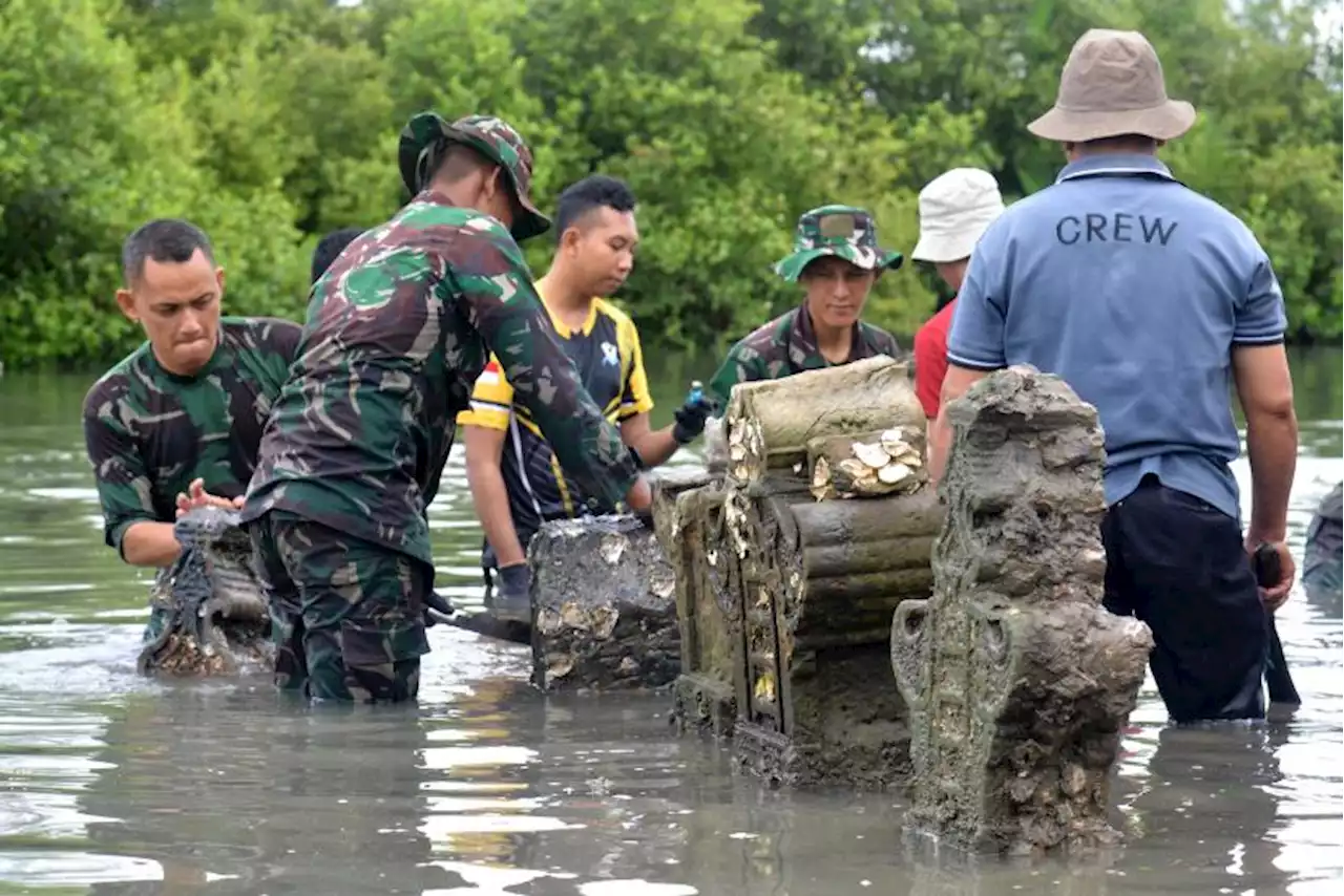 Bakti Sosial Prajurit TNI dan Polri di Situs Sejarah Kerajaan Aceh Darussalam |Republika Online