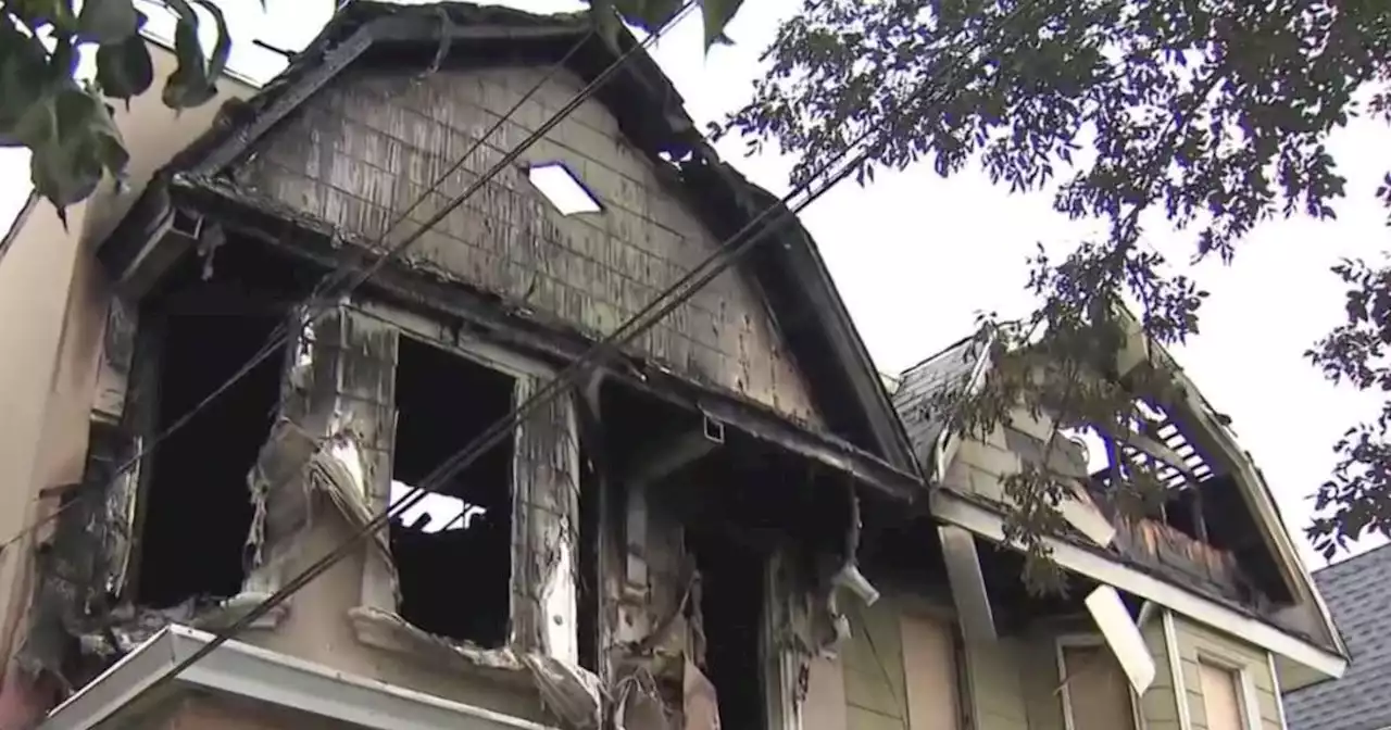 Several hurt in Queens house fire overnight