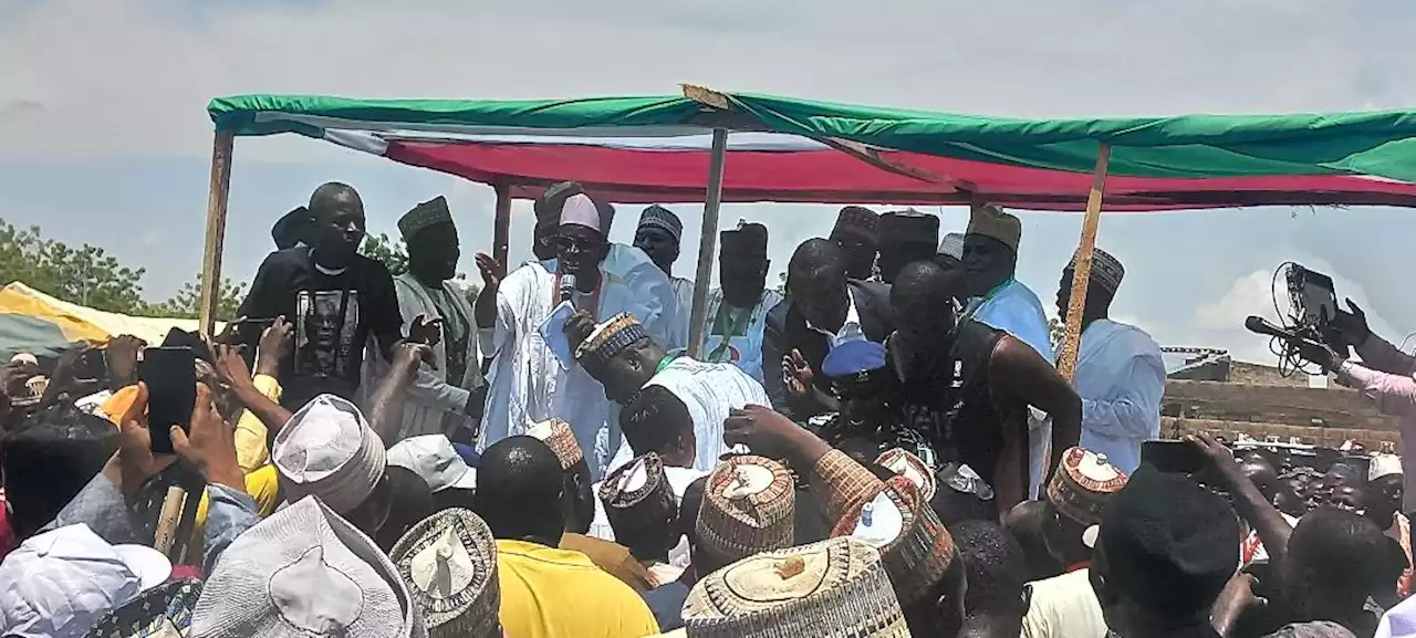 2023: 'Thousands' dump APC for PDP in Katsina