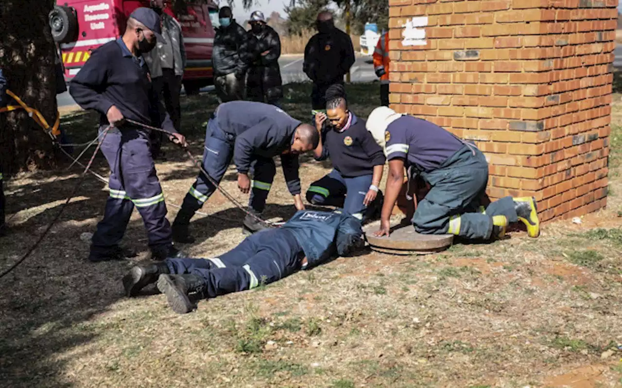 Complex pipeline network and high water levels complicated Khaya Magadla search