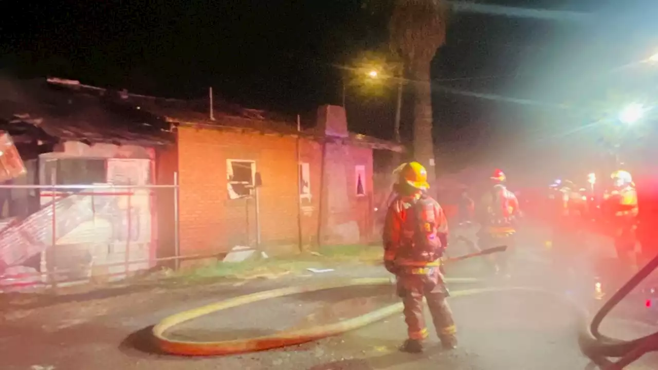 Two house fires break out just minutes apart in south Phoenix neighborhood