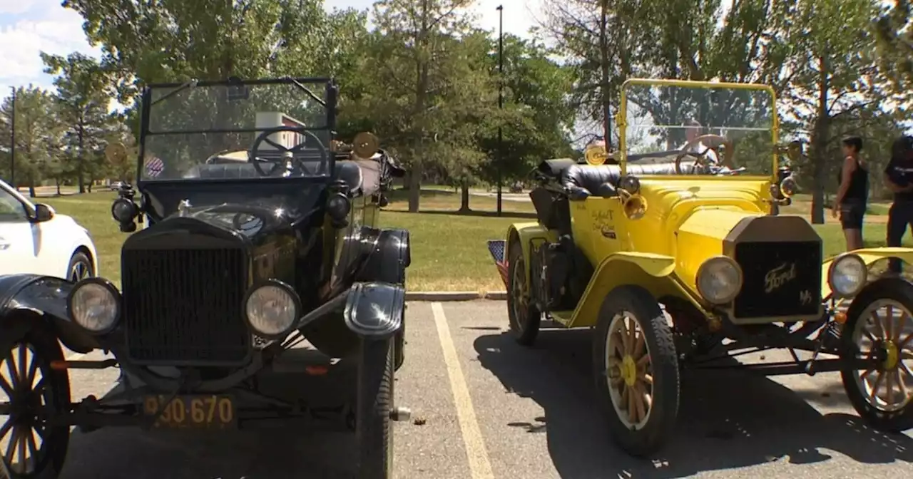 Model T's roll through Utah during cross-country tour