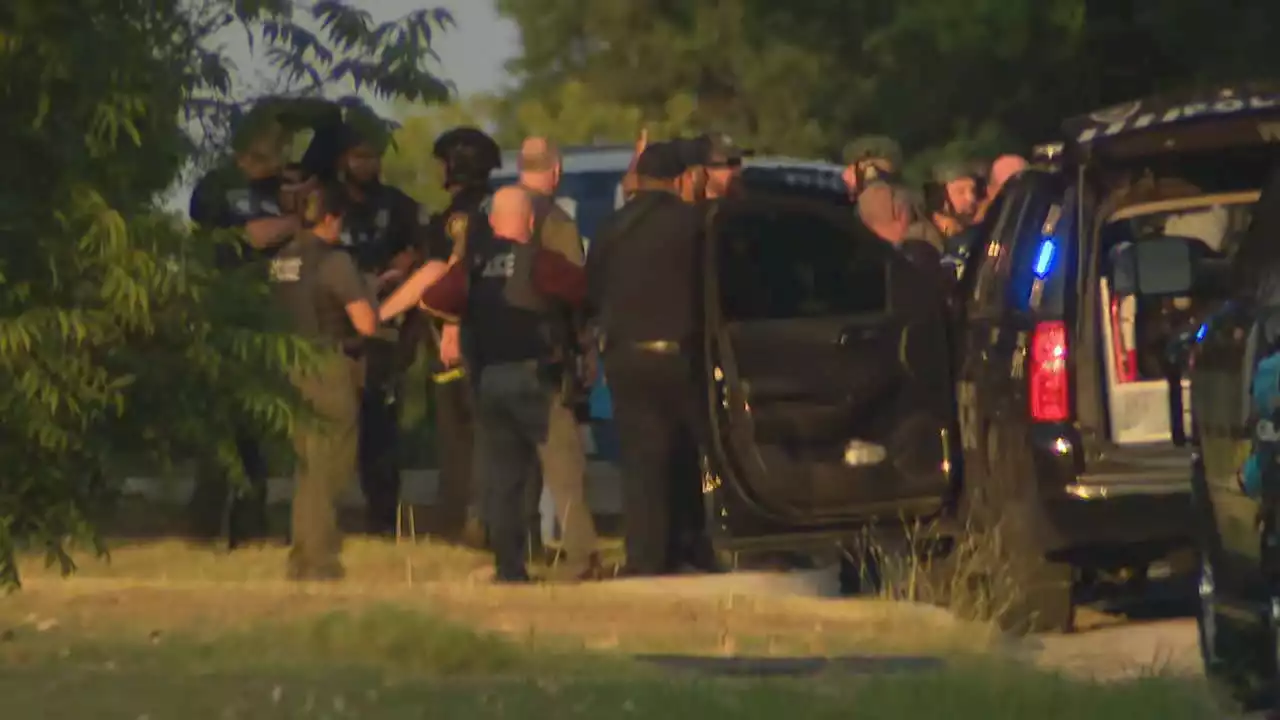 3 officers injured, 2 civilians killed in Haltom City shooting, police say