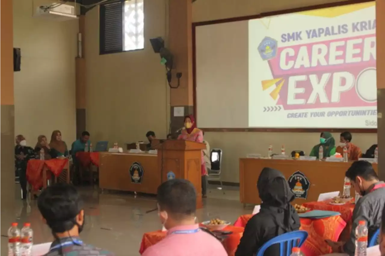 Career Expo SMK Yapalis Krian Libatkan 16 Perusahaan dan 300 Alumni