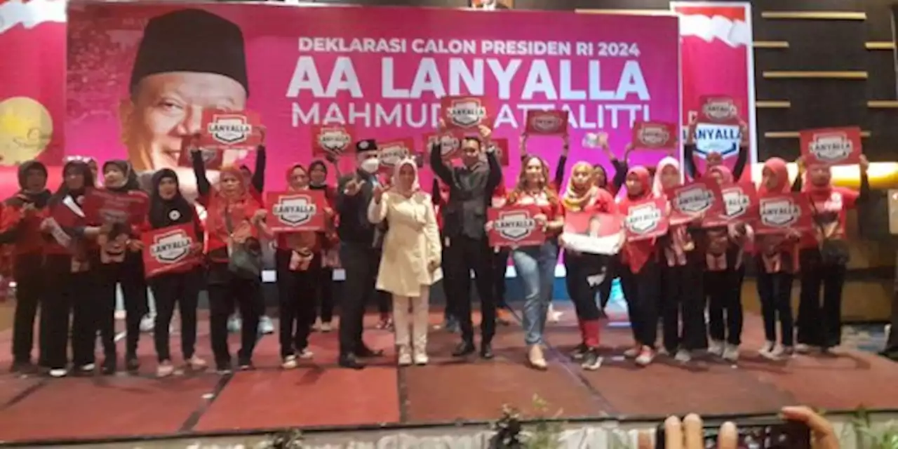Emak-Emak di Sumsel Deklarasikan La Nyalla Mattalitti Capres 2024 | merdeka.com