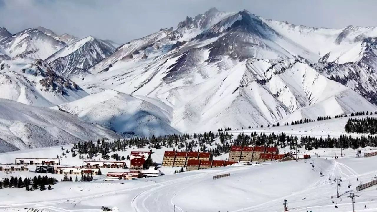 Avalancha de nieve en Las Leñas: cinco esquiadores quedaron atrapados