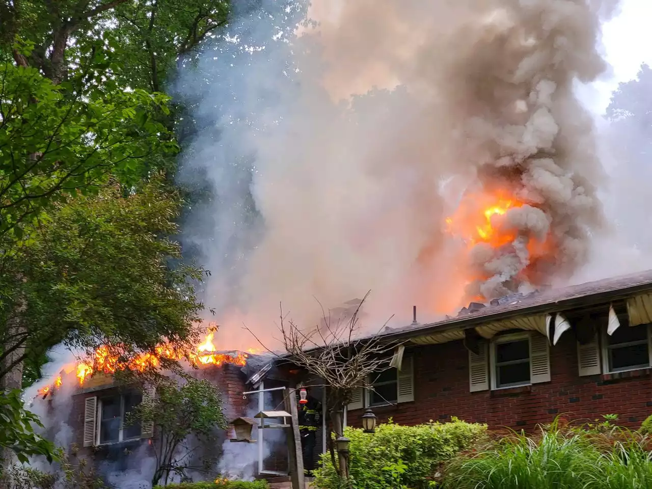 2 die in early morning N.J. house fire, officials say