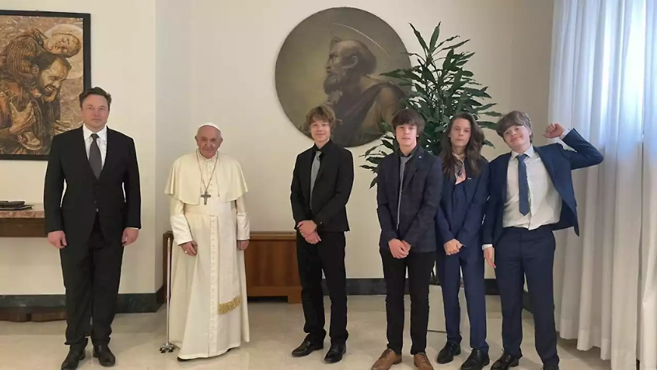 Musk twittert von seinem Treffen mit dem Papst