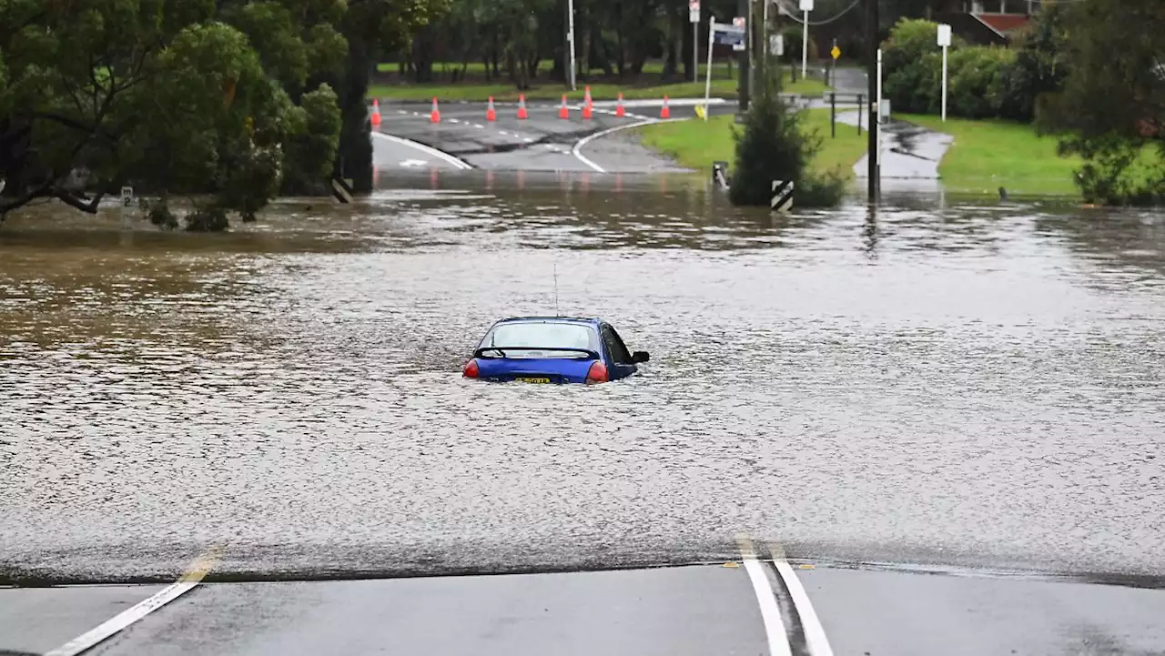 Tausende Australier müssen vor Fluten fliehen