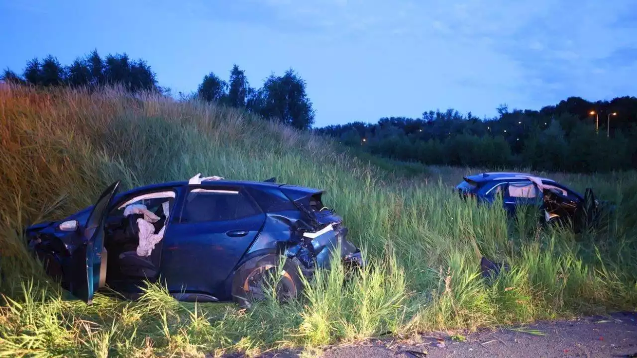 Drie gewonden bij ongeluk met twee auto's op A2, drie kinderen ongedeerd