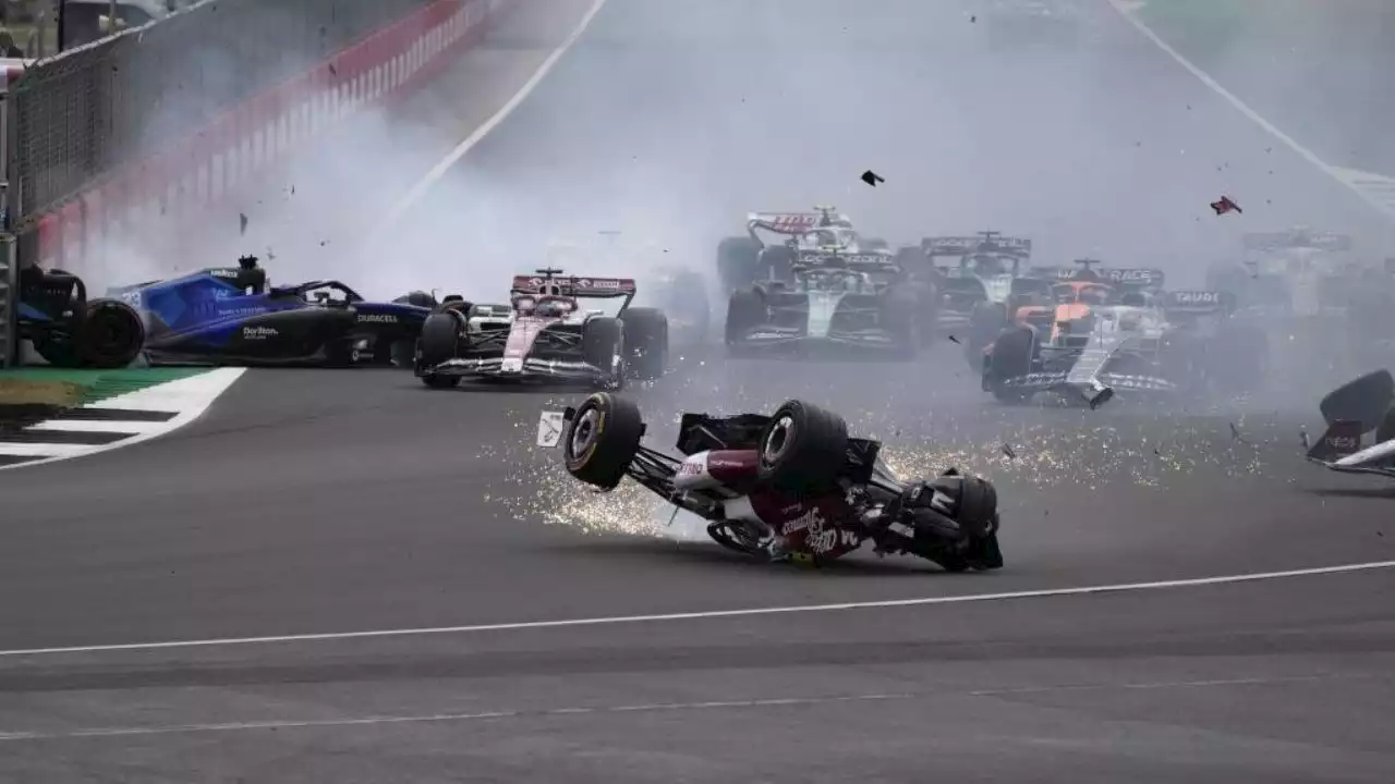 Así fue el accidente del piloto Guanyu Zhou en el GP de Gran Bretaña (Video)