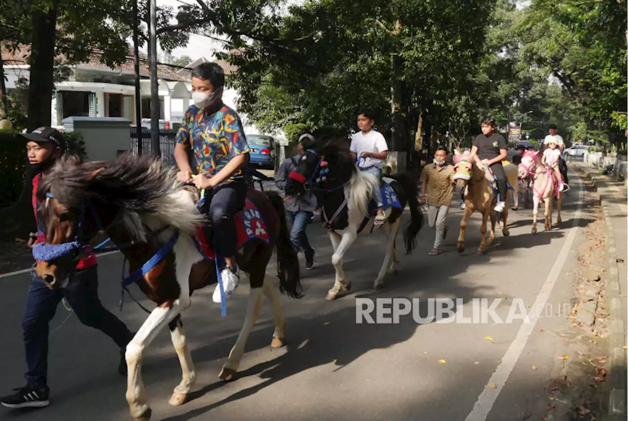 Polda Jabar Terjunkan Personel Jaga Tempat Wisata saat Libur Sekolah |Republika Online