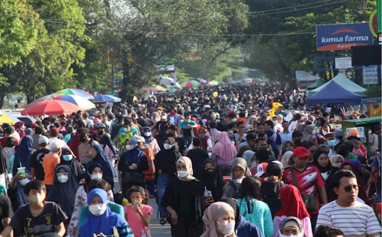 Warga Banjiri CFD Perdana di Jl. Mayor Kusmanto Klaten