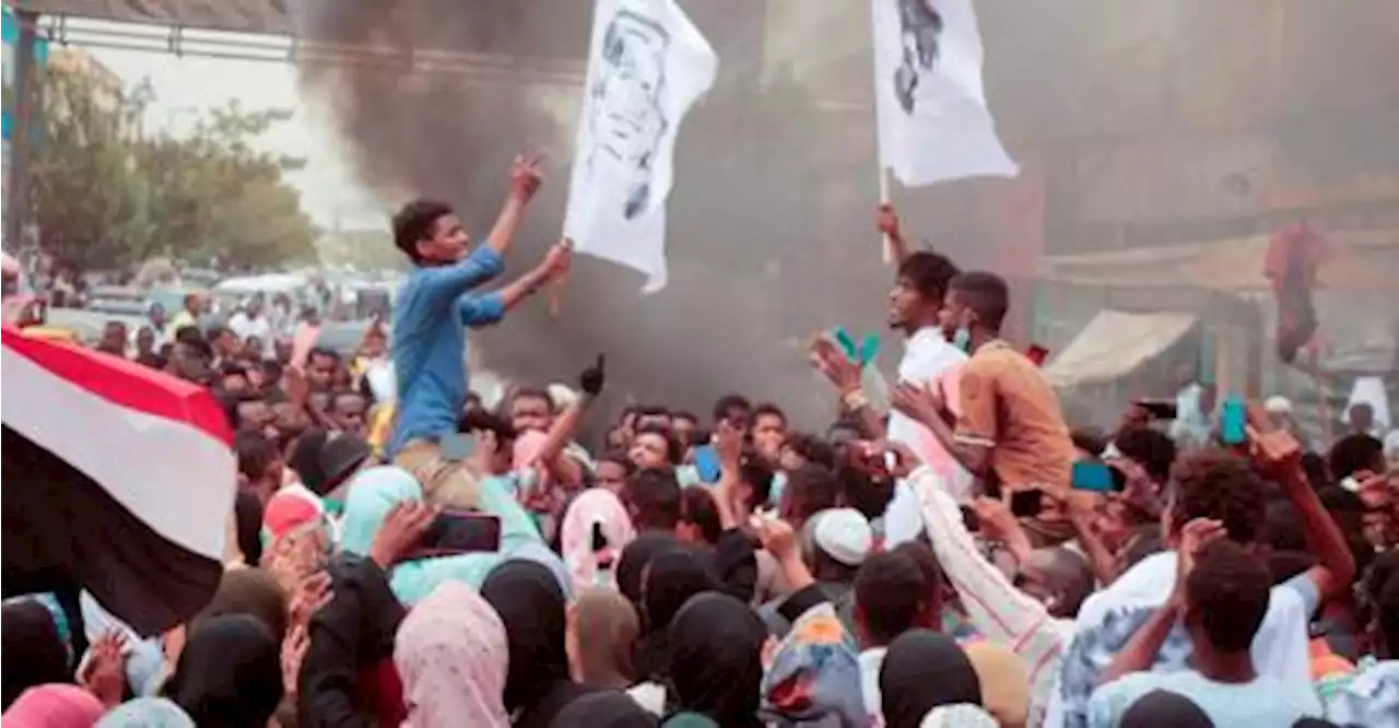 Hundreds of anti-coup protesters in Sudan defy security forces