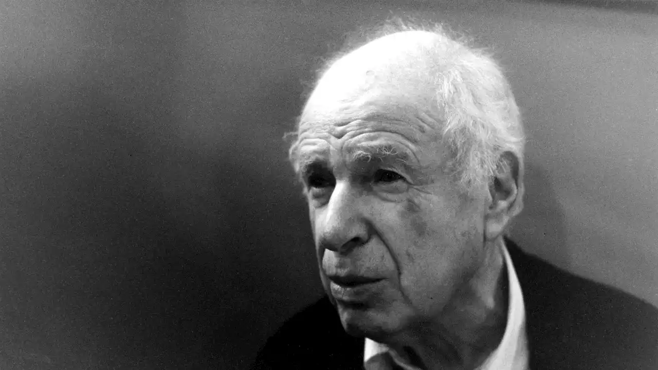 Peter Brook, Legendary British Stage Director, Dies at Age 97