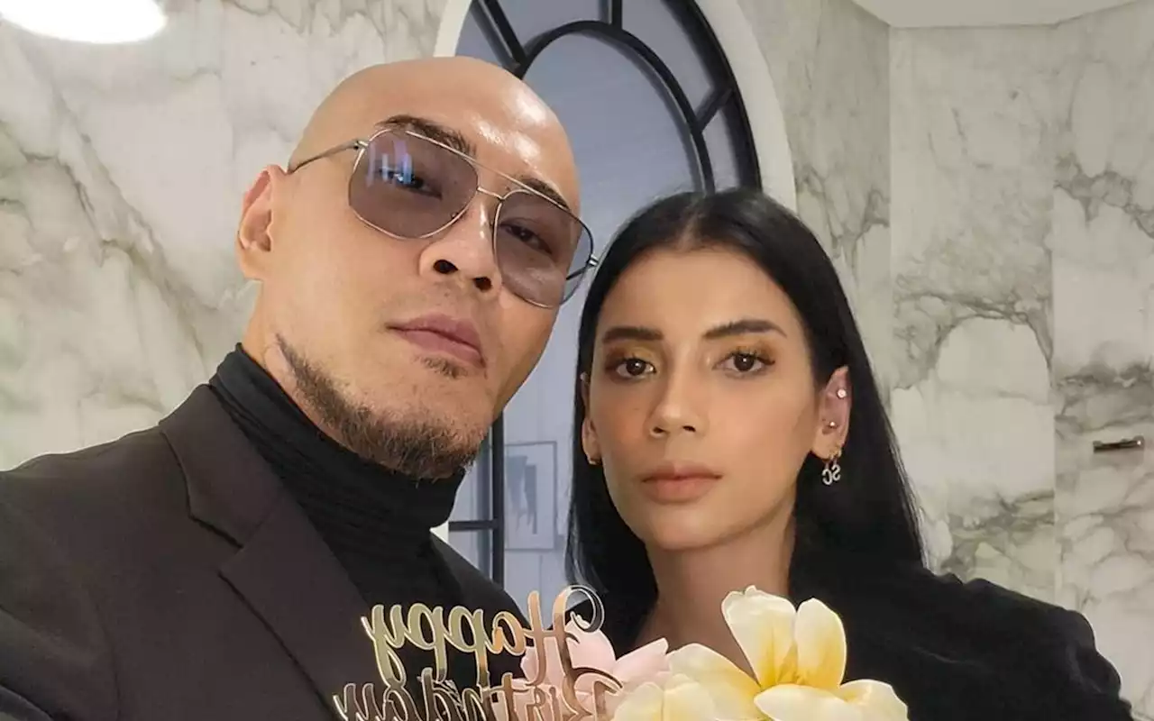 Sabrina Chairunnisa Kembali Bagikan Video Romantis, Tatapan Bucin Deddy Corbuzier Bikin Gemas