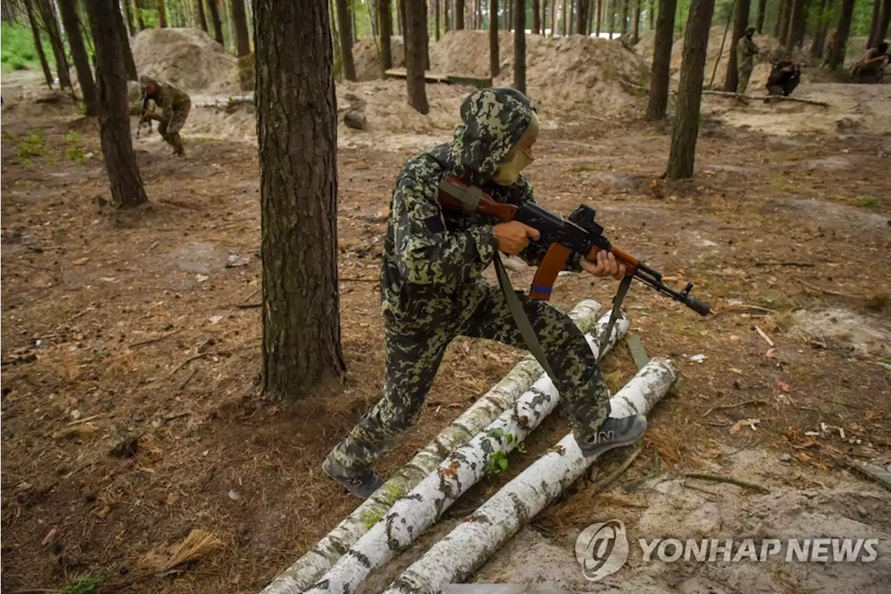 ''전투경험 일천' 우크라 자원병도 최전방 투입…전사 사례도' | 연합뉴스