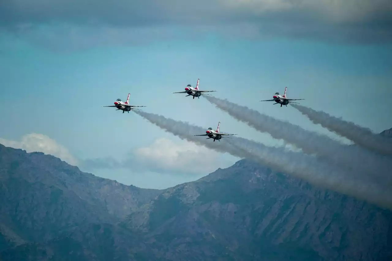 Photos: Arctic Thunder airshow takes to the skies over Anchorage