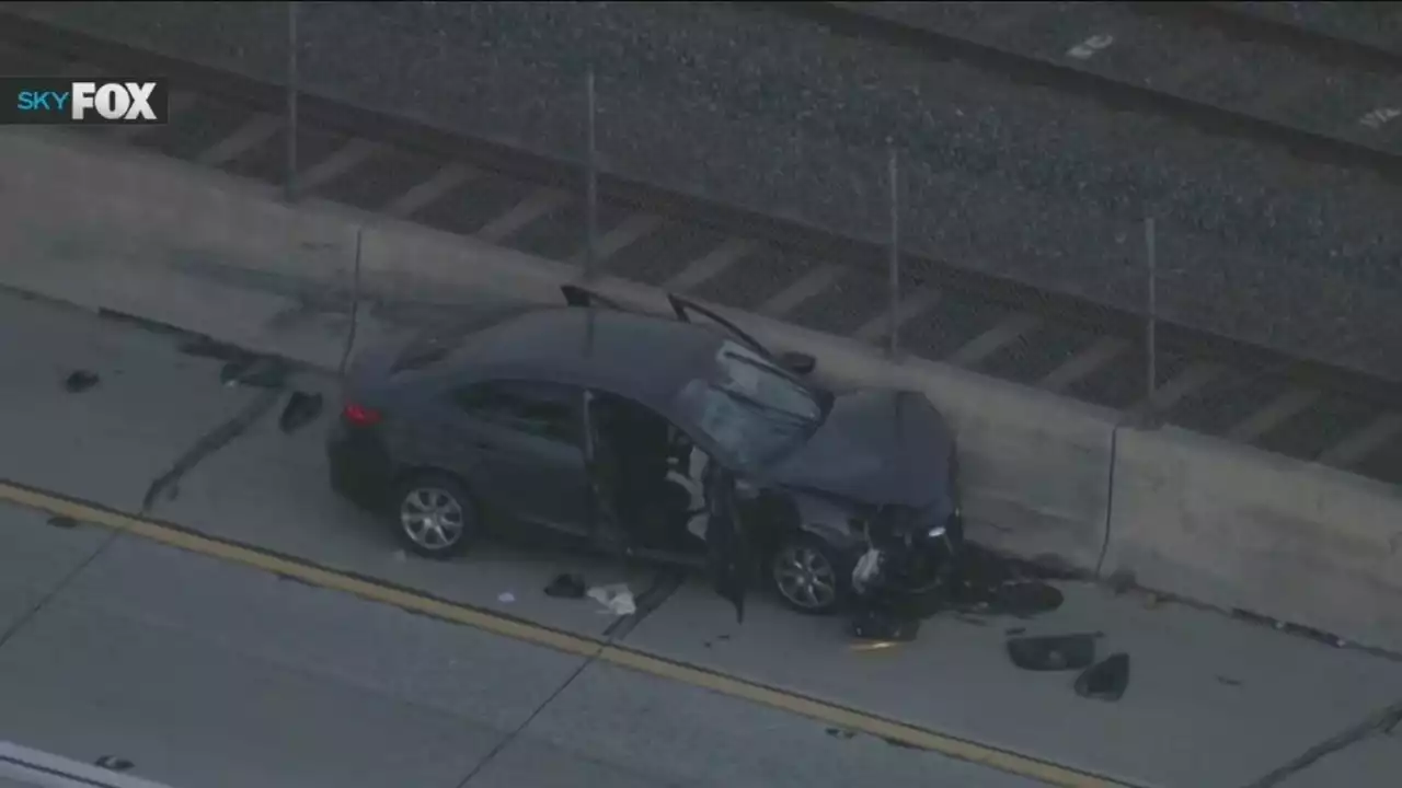 2 injured in car-to-car shooting on 105 freeway in Willowbrook