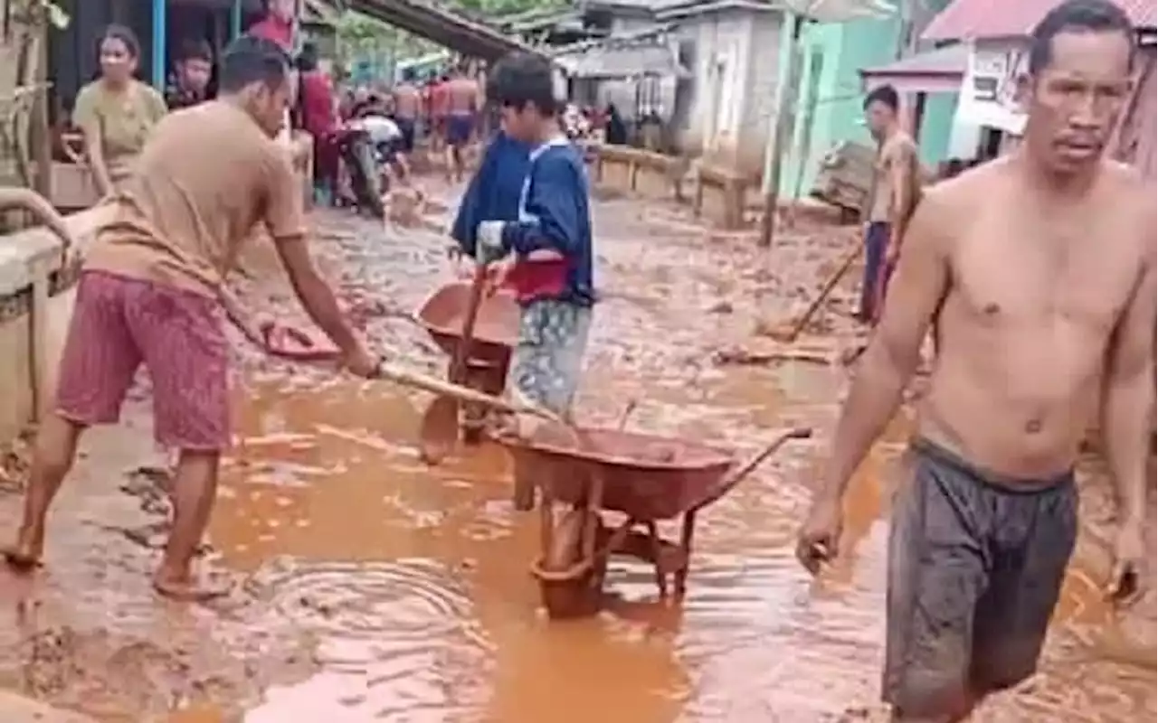 Banjir Lumpur di Laonti Setinggi Mata Kaki, Warga Sebut Ulah PT GMS