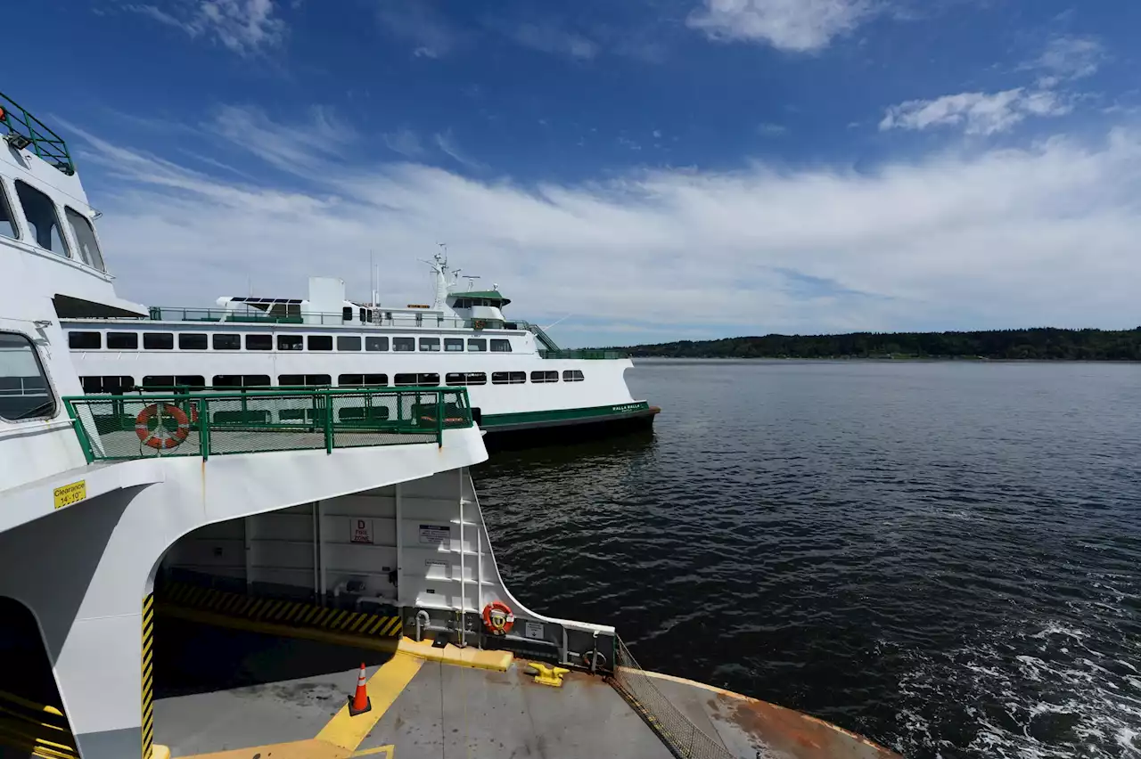 Day after ferry crashes into West Seattle dock its replacement boat is out of service due to mechanical issues