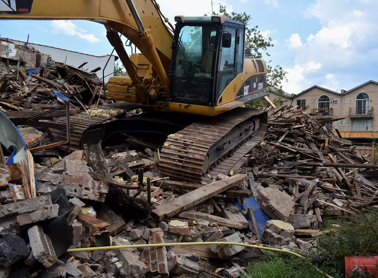 Downed mansion tears up Bed-Stuy community - New York Amsterdam News