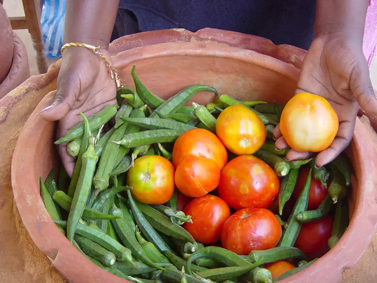 The coolest way to keep food cold without refrigeration