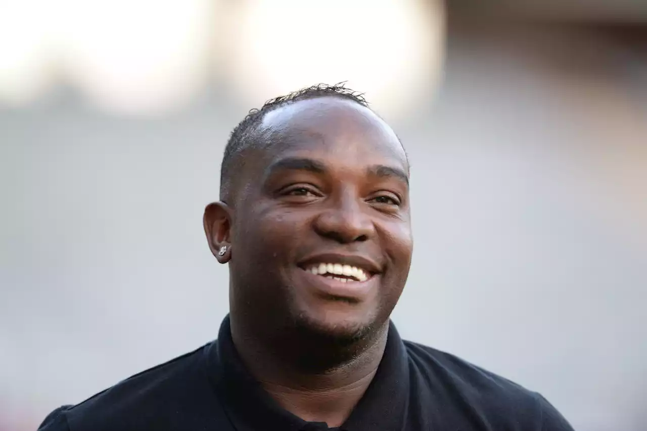 Benni McCarthy joins Manchester United as strikers coach