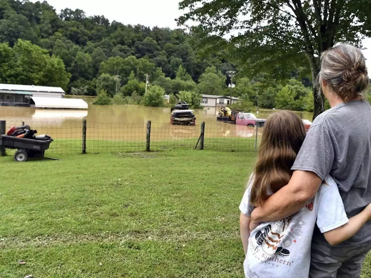 Kentucky floods kill at least 16, more rain forecast